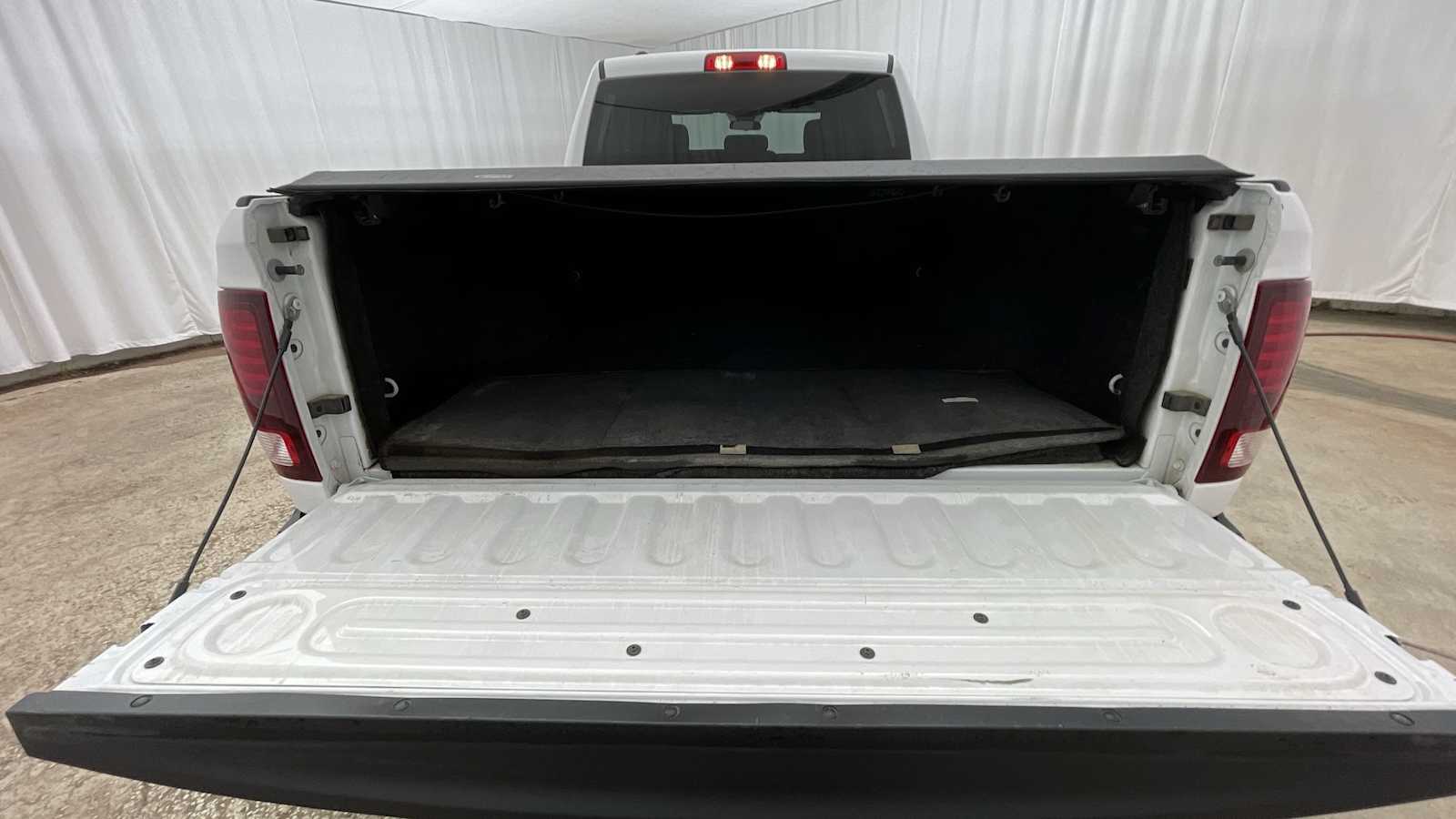 Thumbnail: 2022 RAM 1500 Classic - 25