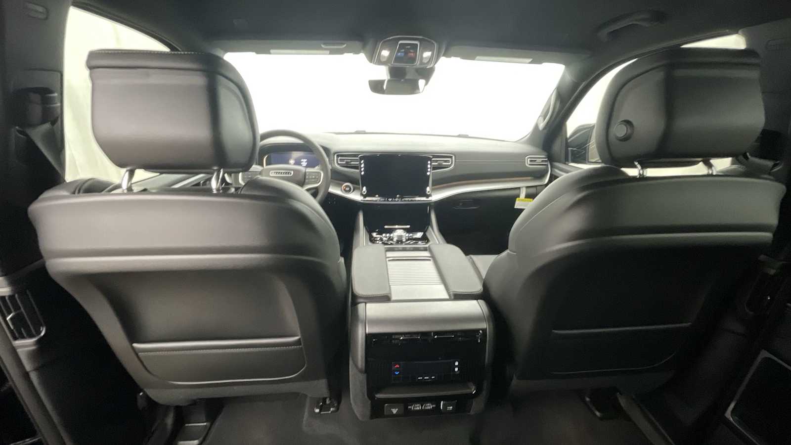 Thumbnail: 2025 Jeep Wagoneer - 8