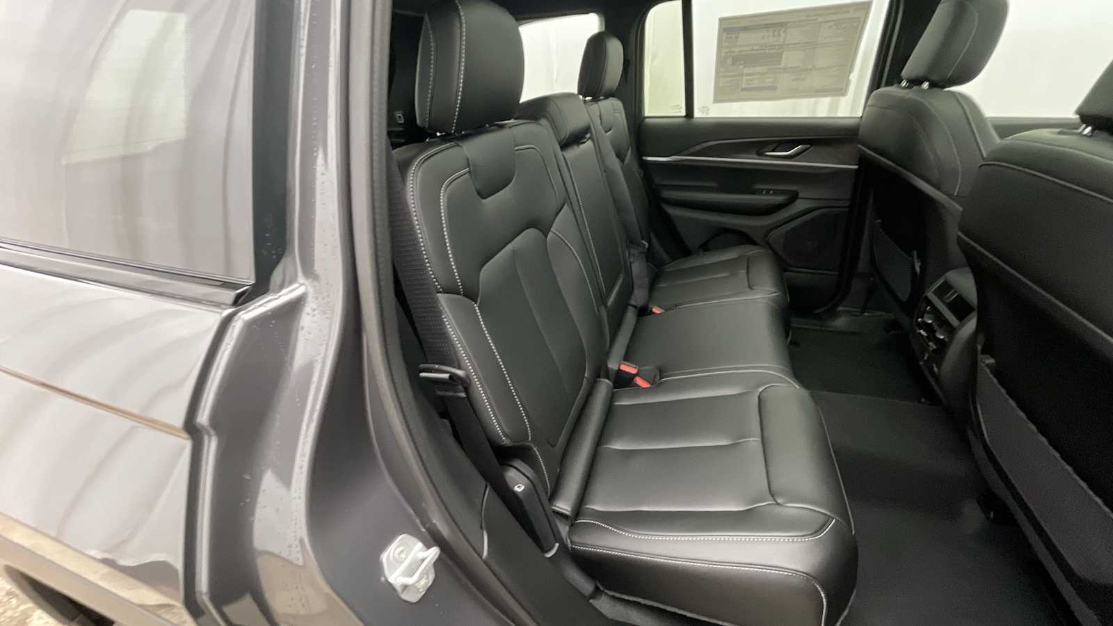 Thumbnail: 2025 Jeep Grand Cherokee - 11