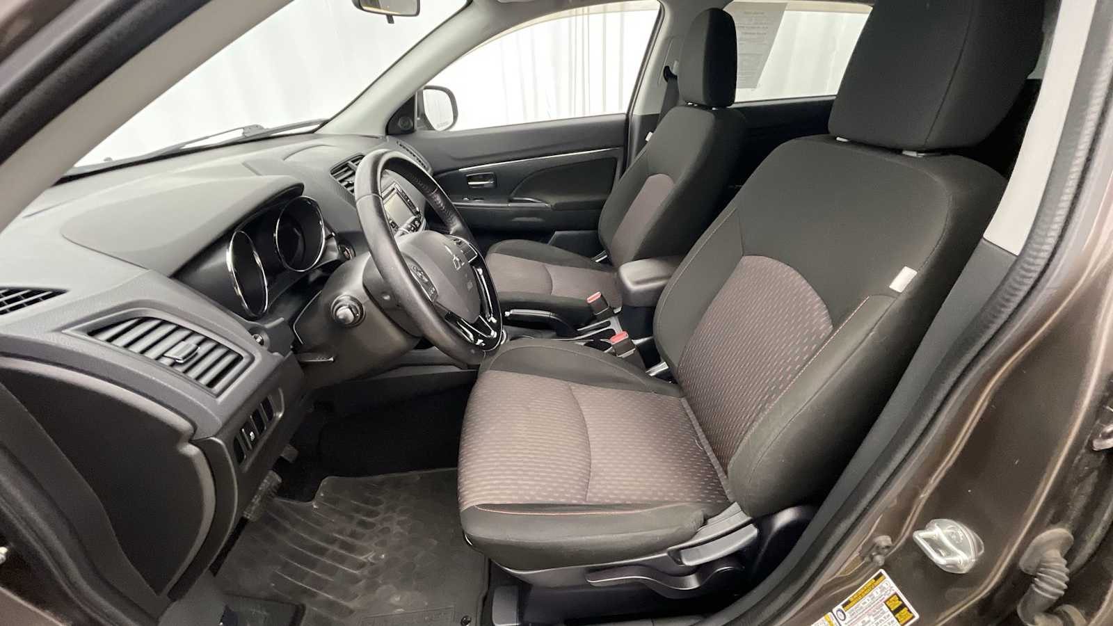 Thumbnail: 2016 Mitsubishi Outlander Sport - 5