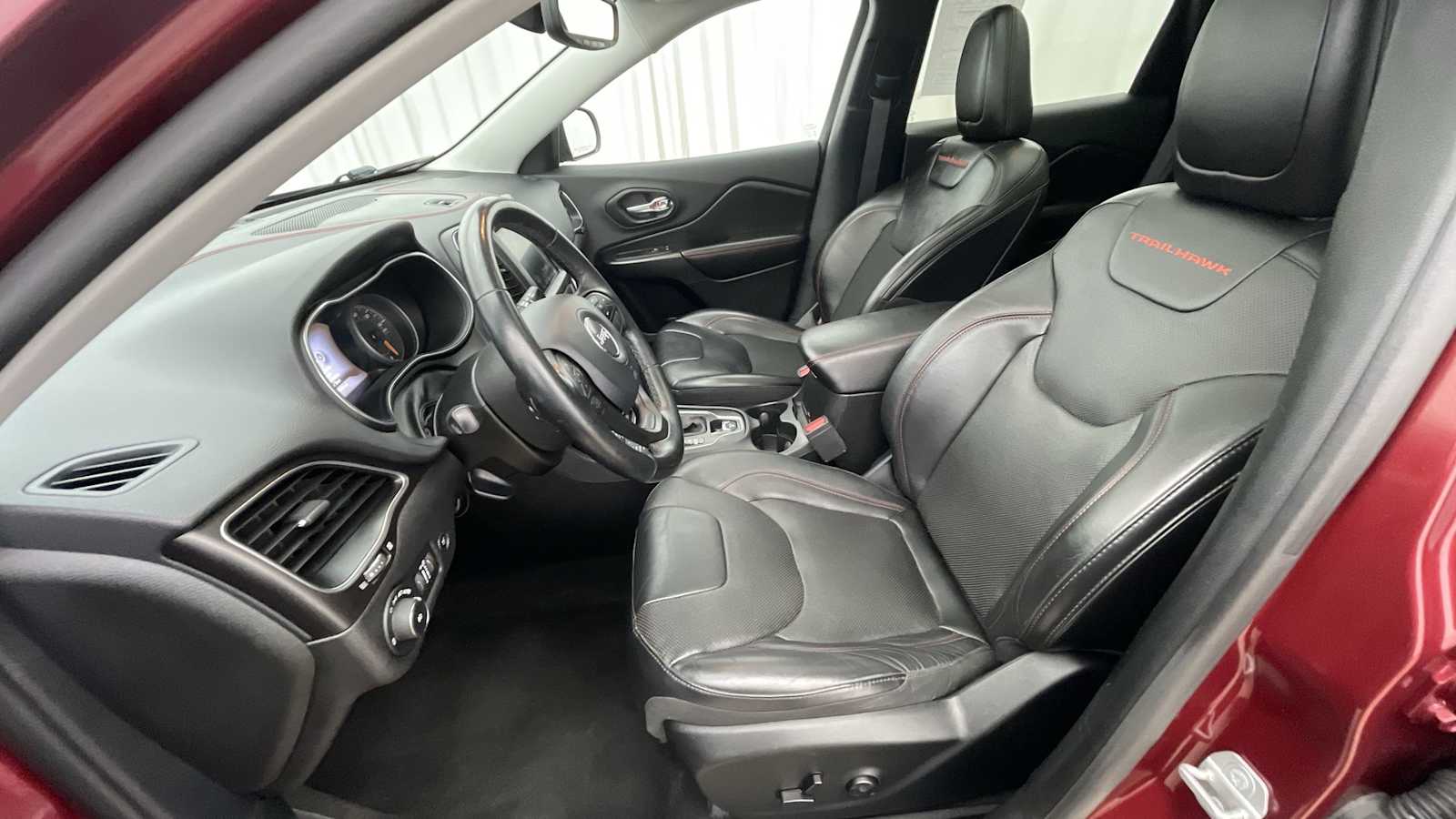 Thumbnail: 2020 Jeep Cherokee - 6