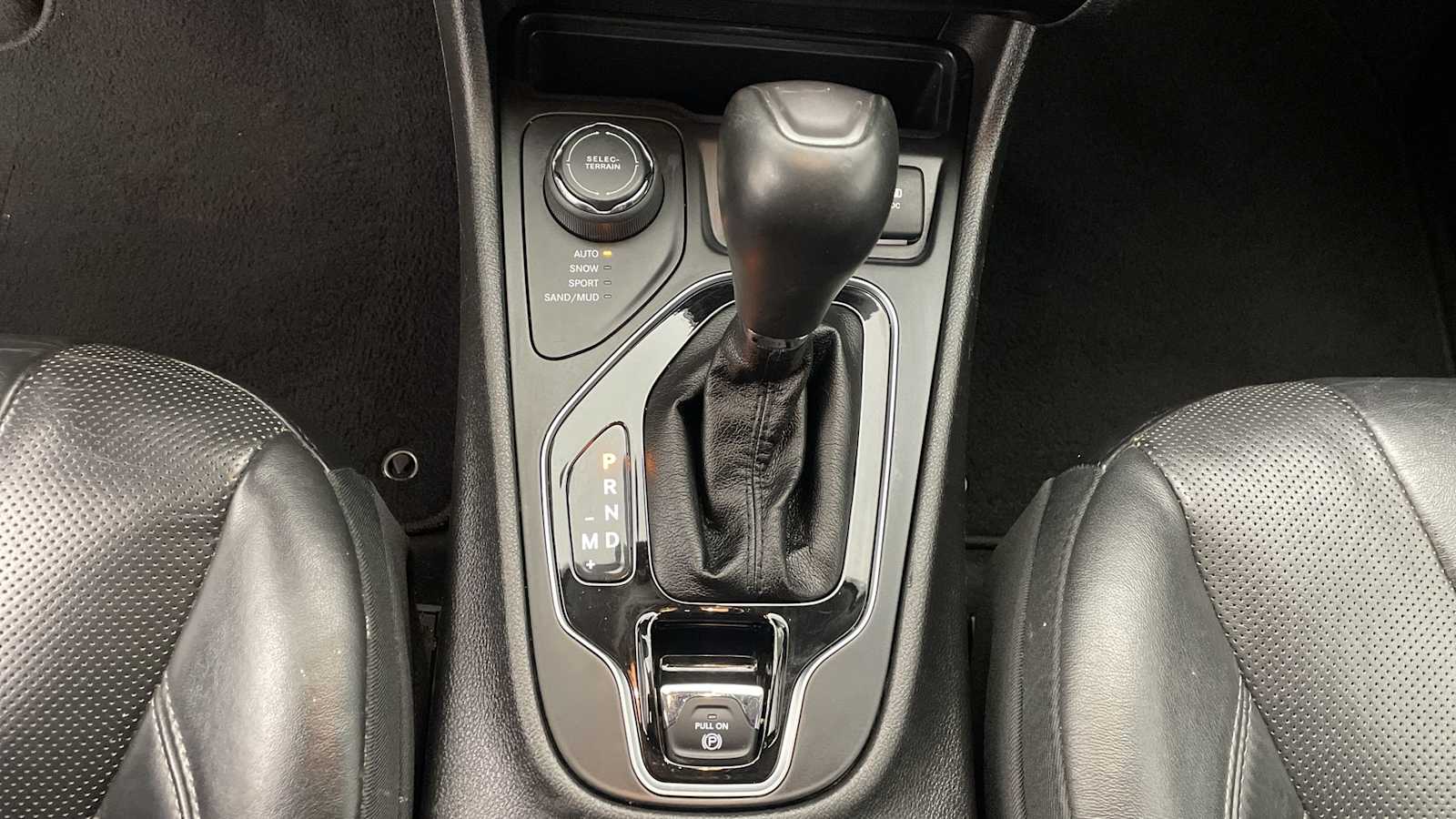 Thumbnail: 2019 Jeep Cherokee - 22