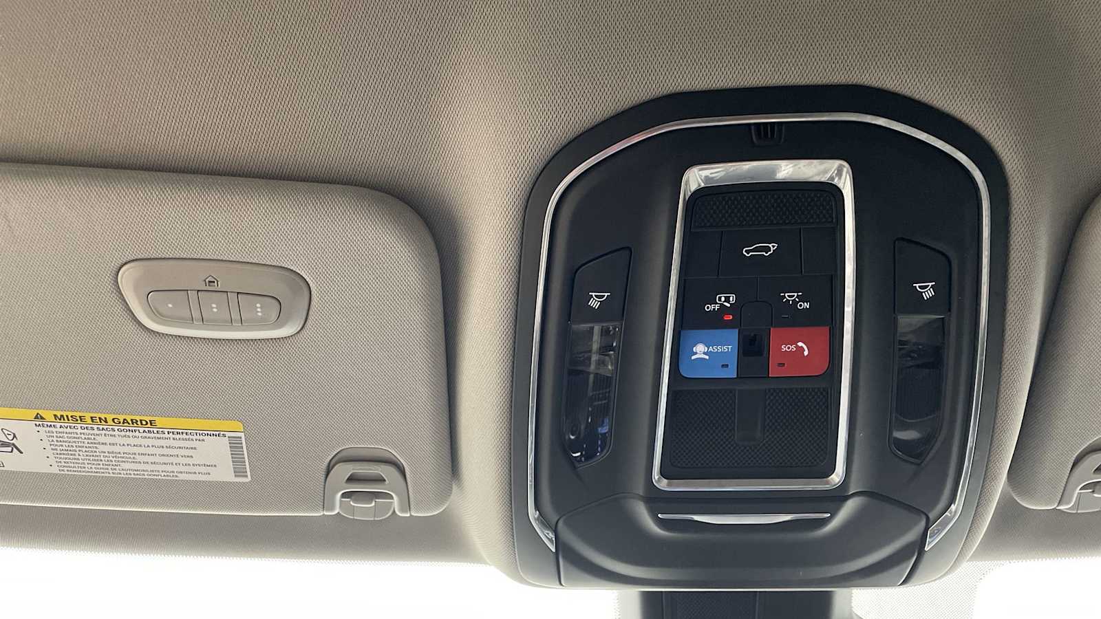 Thumbnail: 2022 Jeep Wagoneer - 24