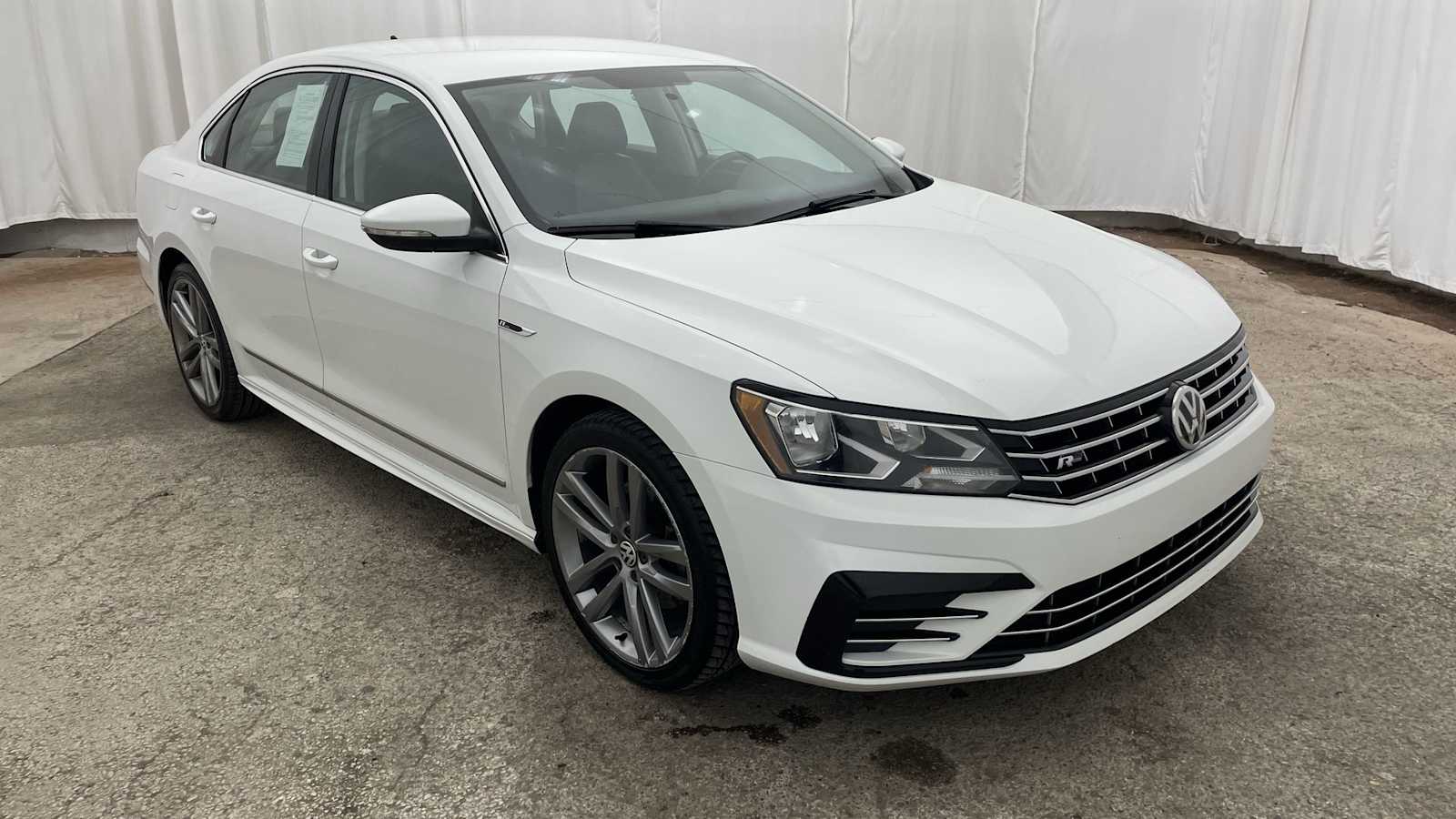 Thumbnail: 2017 Volkswagen Passat - 31