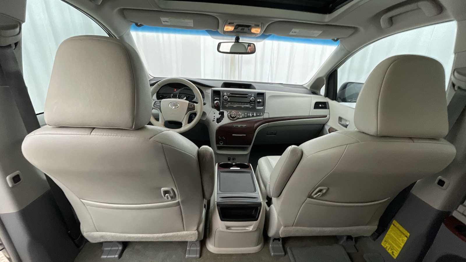 Thumbnail: 2013 Toyota Sienna - 7