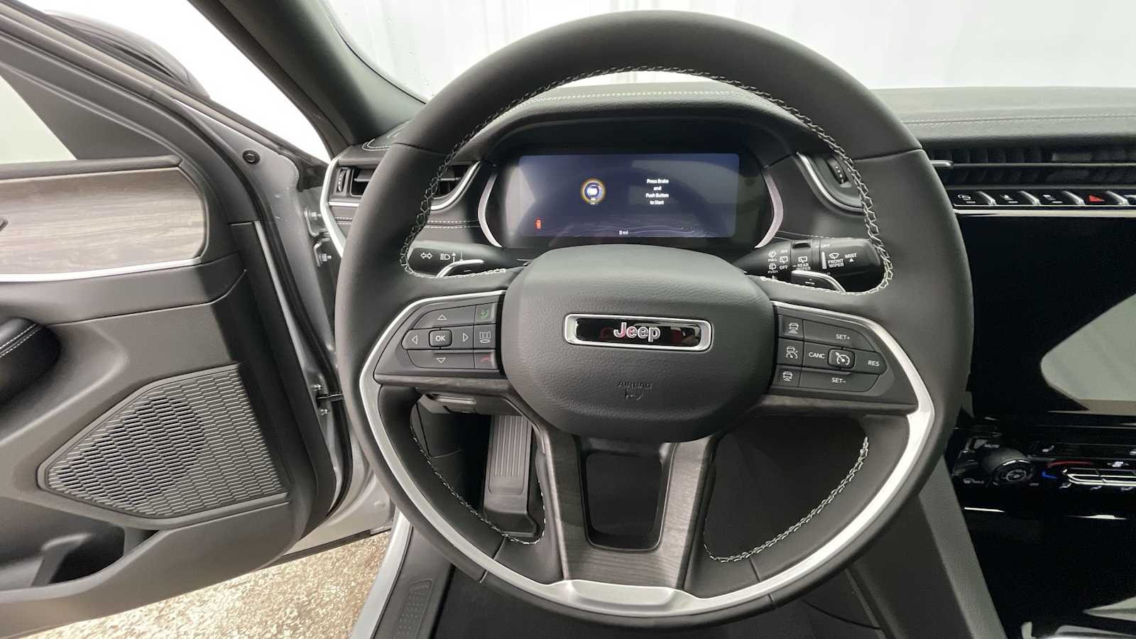 Thumbnail: 2025 Jeep Grand Cherokee - 15