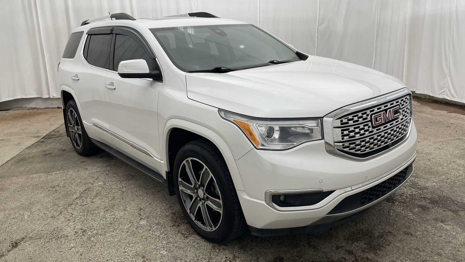 Thumbnail: 2017 GMC Acadia - 38