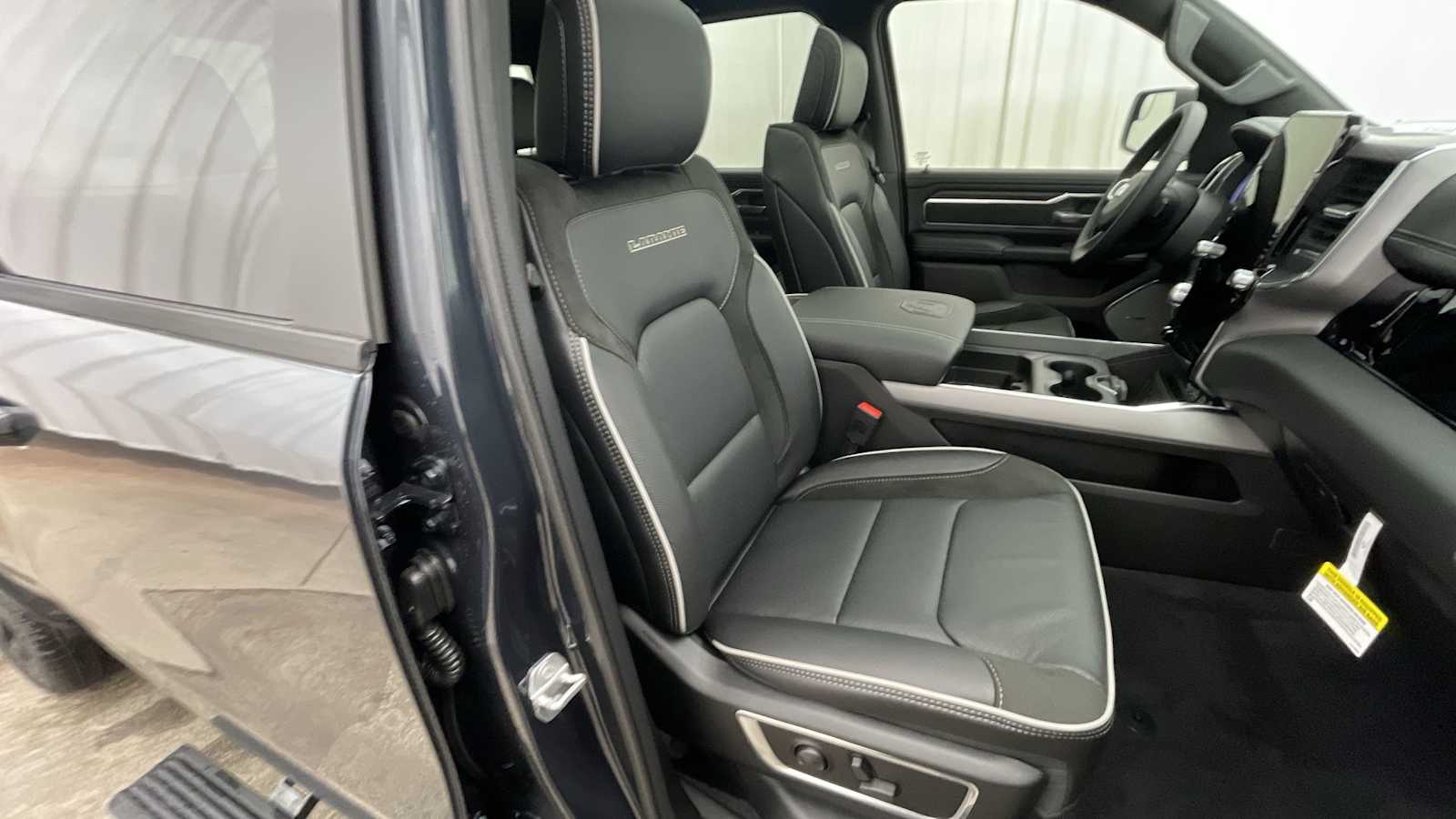 Thumbnail: 2026 RAM 1500 - 13