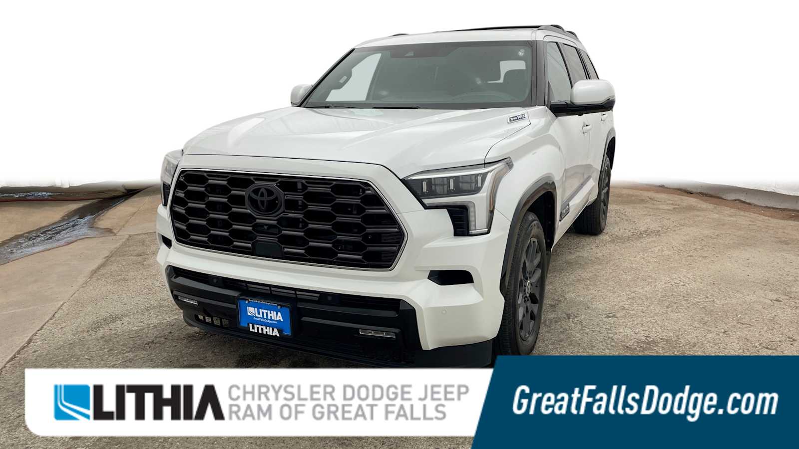 2024 Toyota Sequoia Platinum's photo