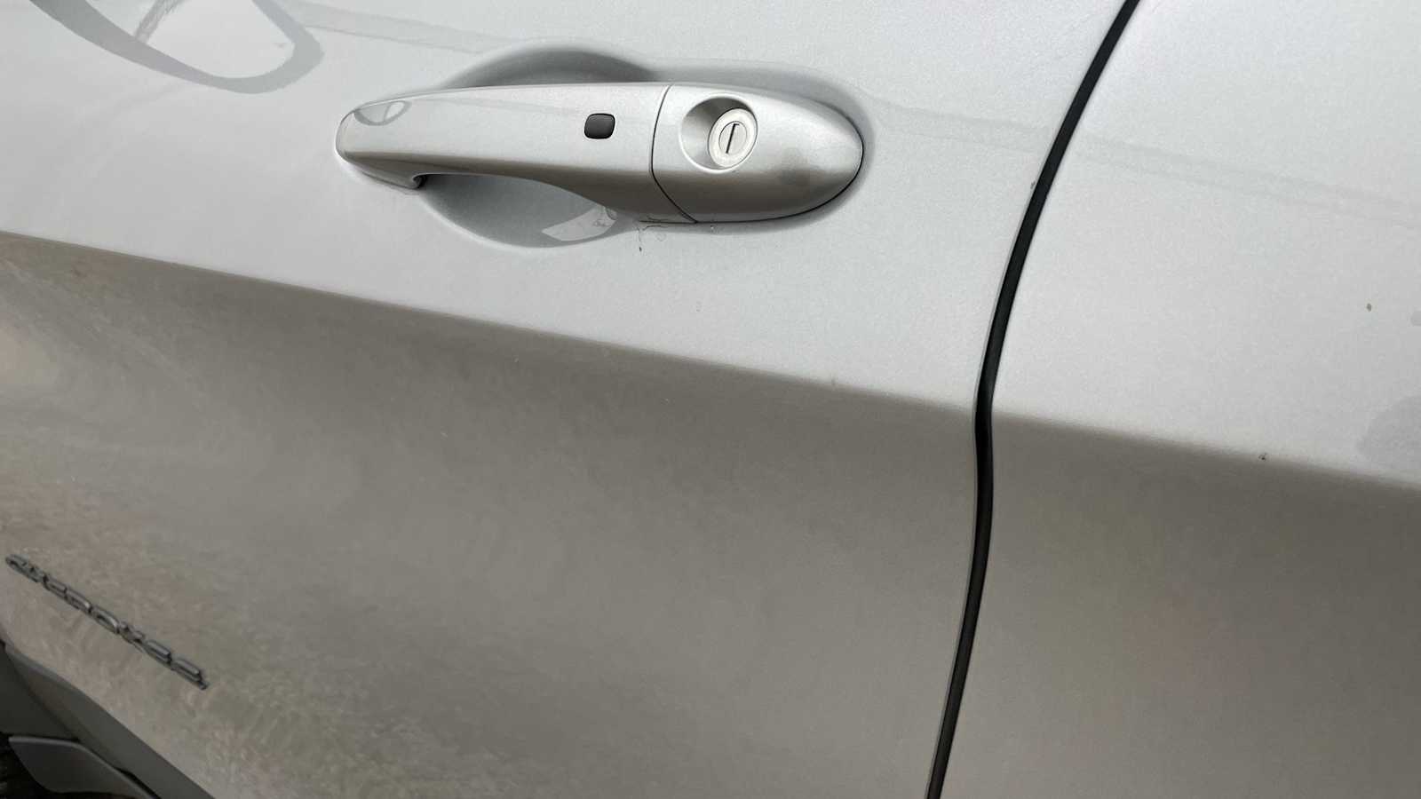 Thumbnail: 2019 Jeep Cherokee - 46