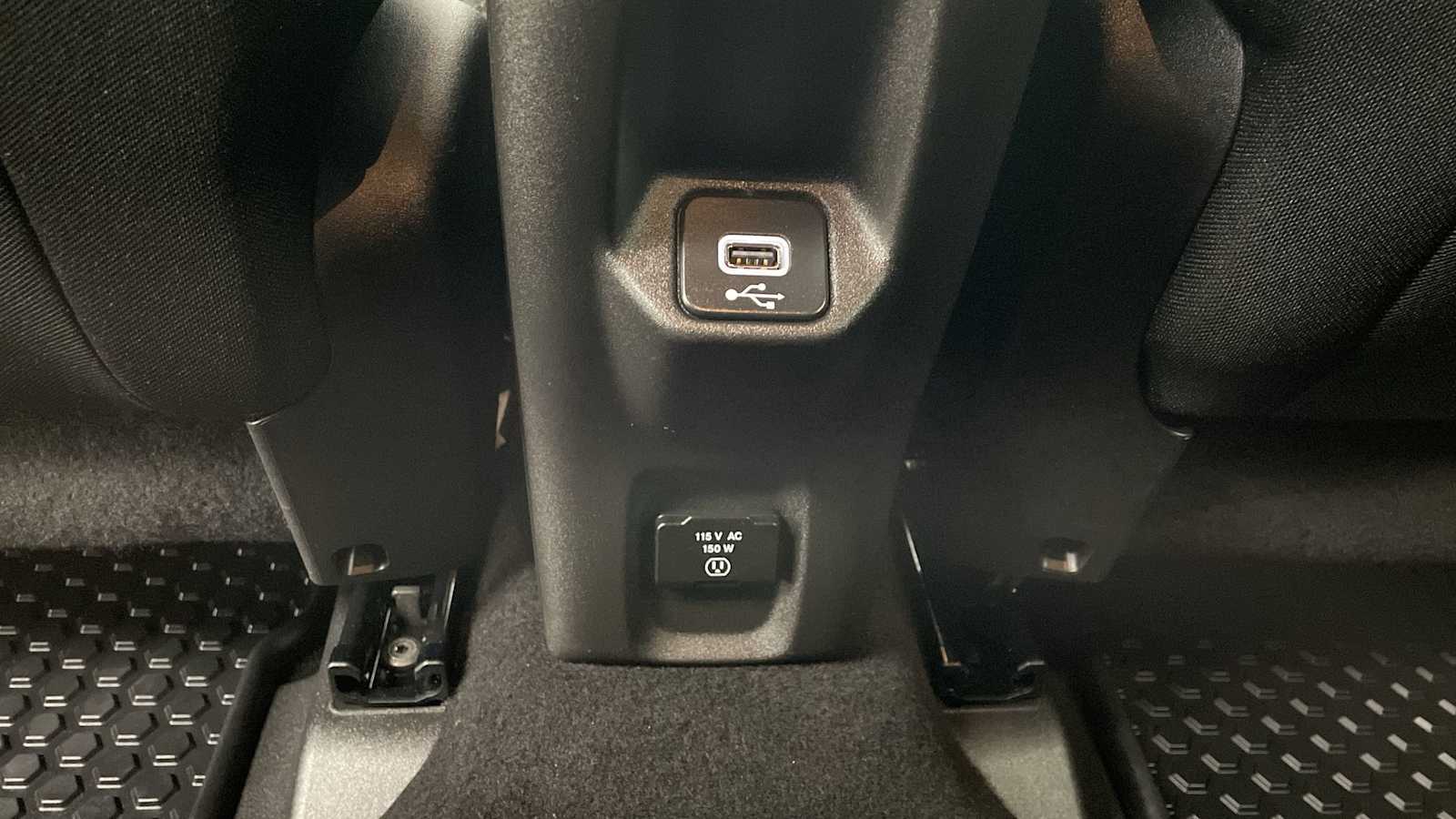 Thumbnail: 2022 Jeep Renegade - 25