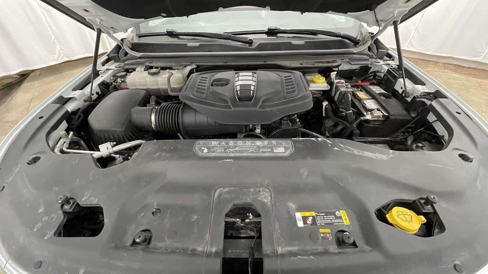 Thumbnail: 2023 Jeep Wagoneer - 27