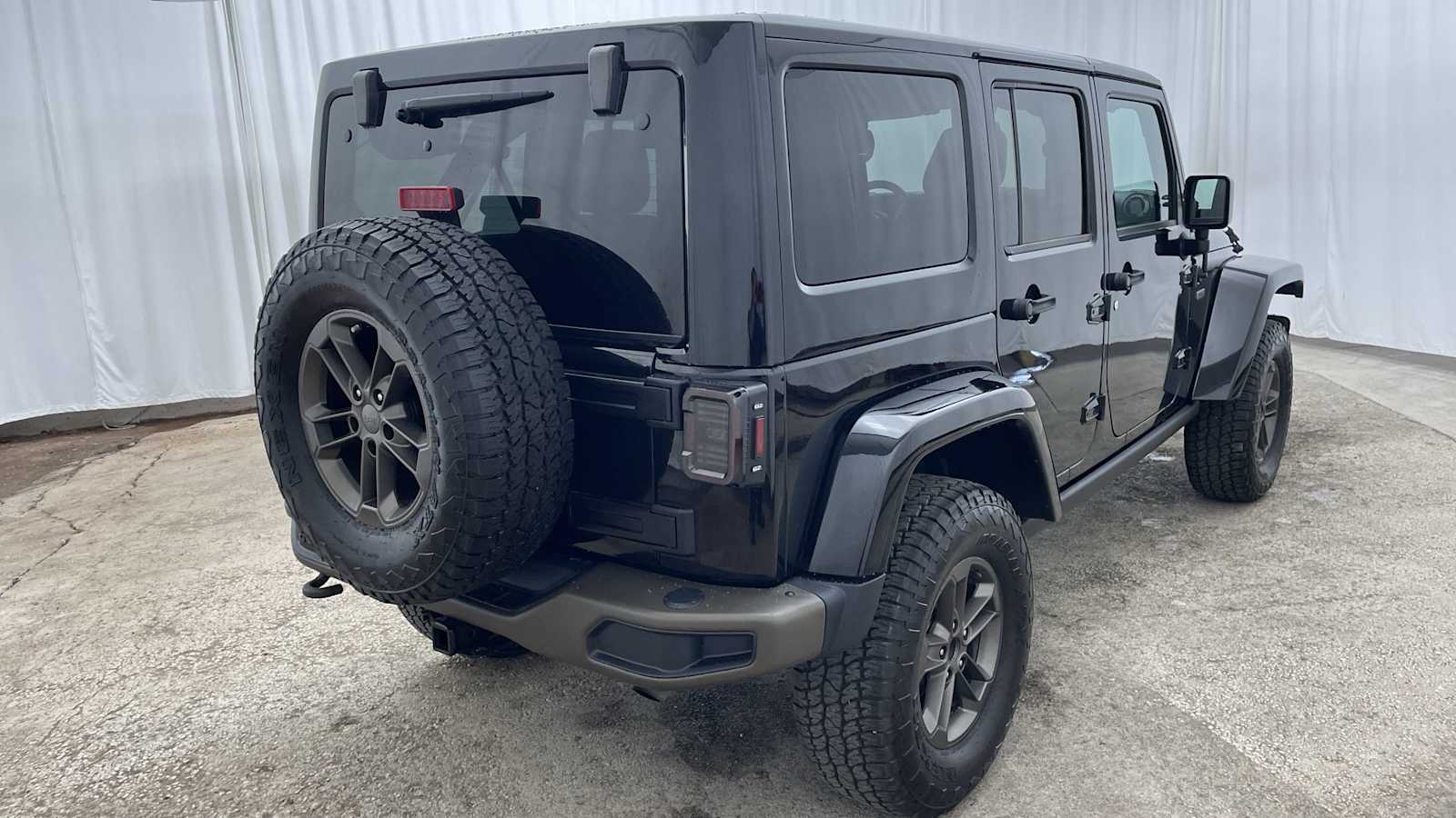 Thumbnail: 2016 Jeep Wrangler - 32