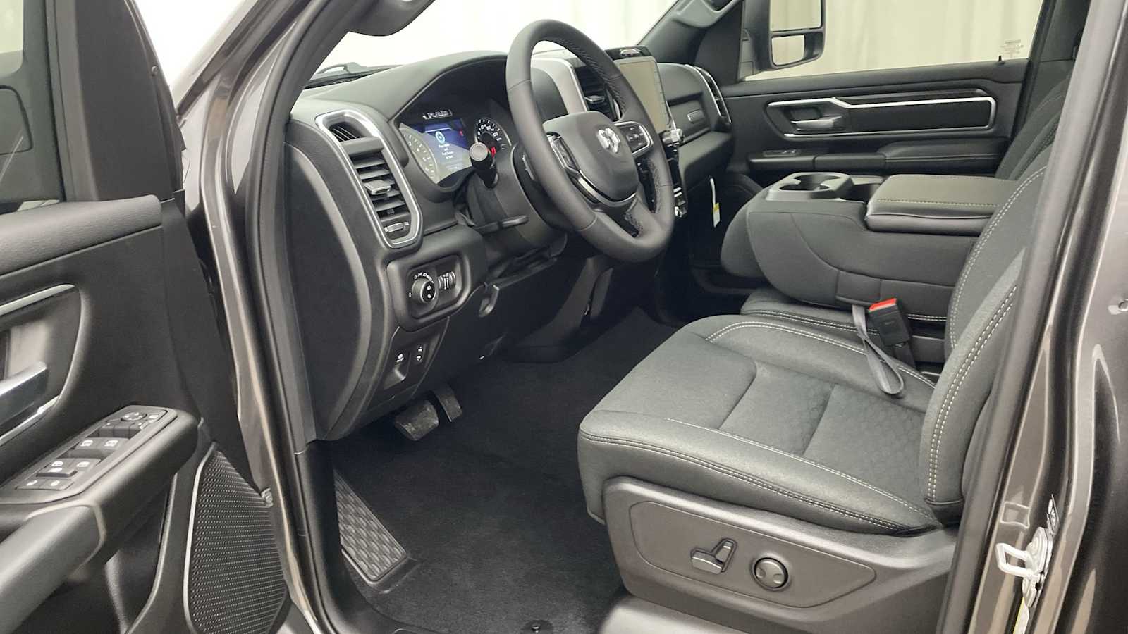 Thumbnail: 2026 RAM 1500 - 2