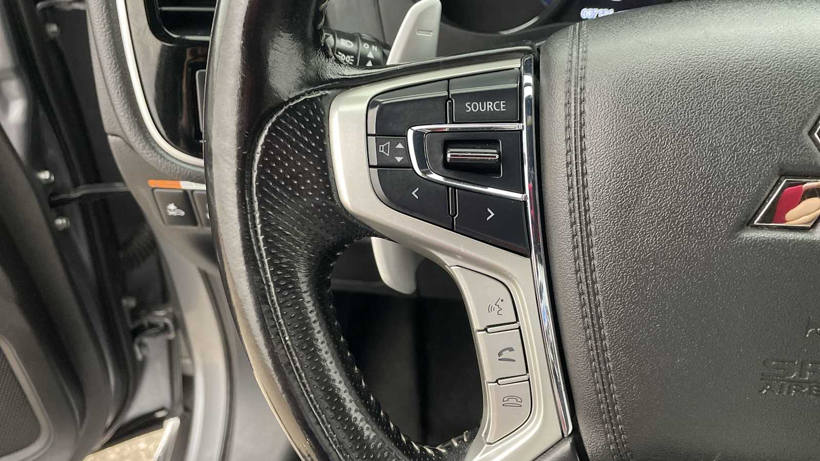 Thumbnail: 2022 Mitsubishi Outlander - 12