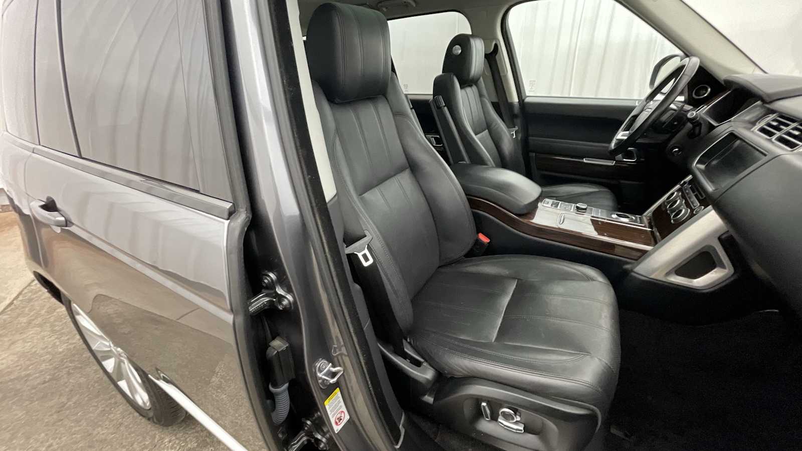 Thumbnail: 2017 Land Rover Range Rover - 13