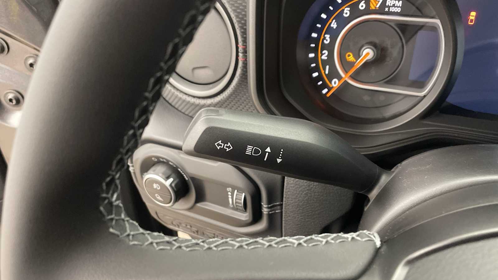 Thumbnail: 2025 Jeep Gladiator - 16