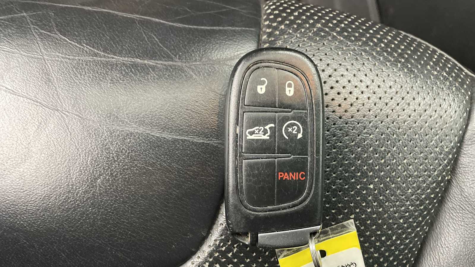 Thumbnail: 2018 Jeep Cherokee - 24