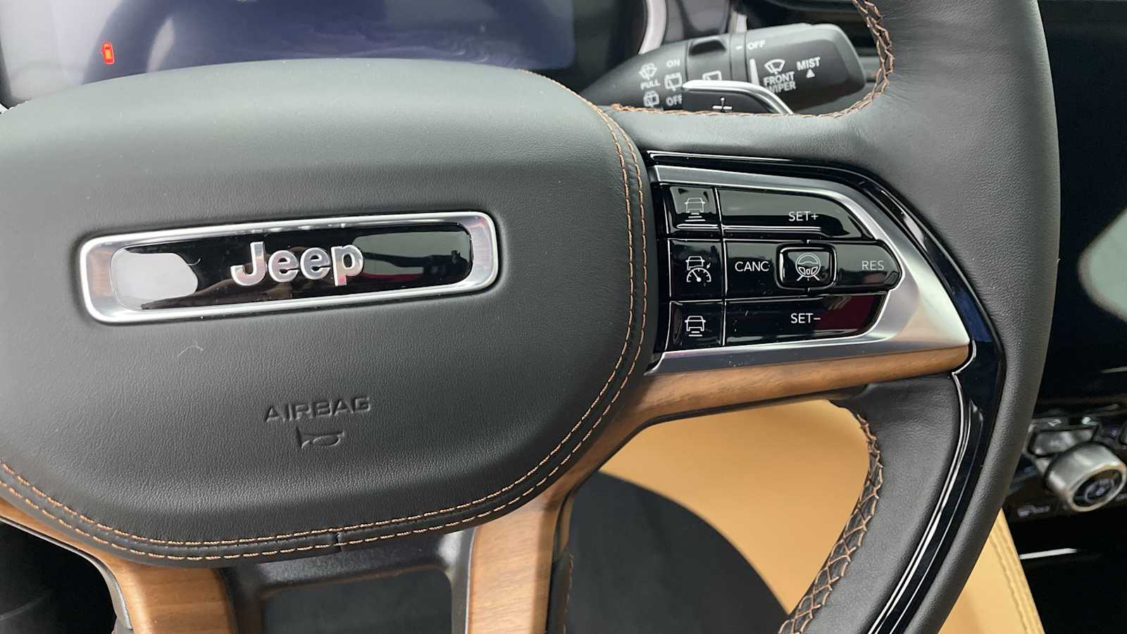 Thumbnail: 2025 Jeep Grand Cherokee - 17