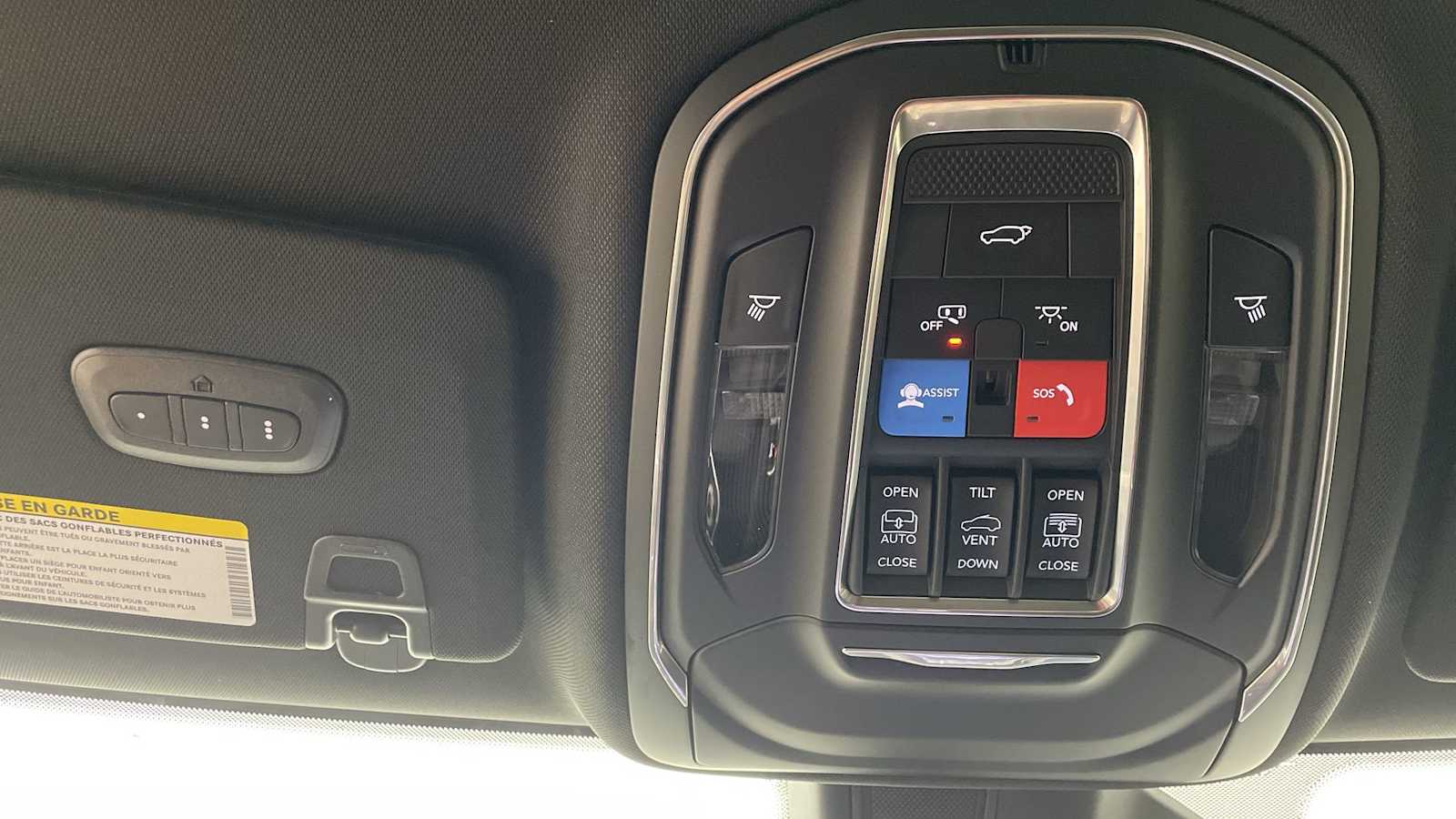 Thumbnail: 2025 Jeep Grand Cherokee - 25