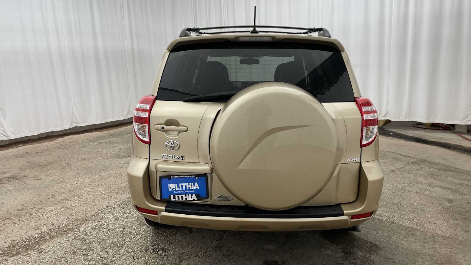 Thumbnail: 2012 Toyota RAV4 - 30