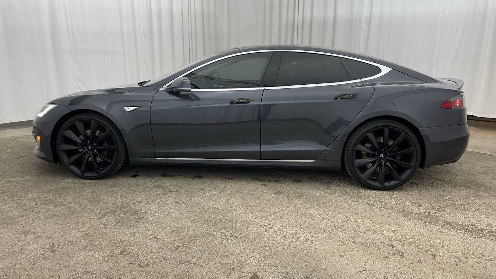 Thumbnail: 2016 Tesla Model S - 27