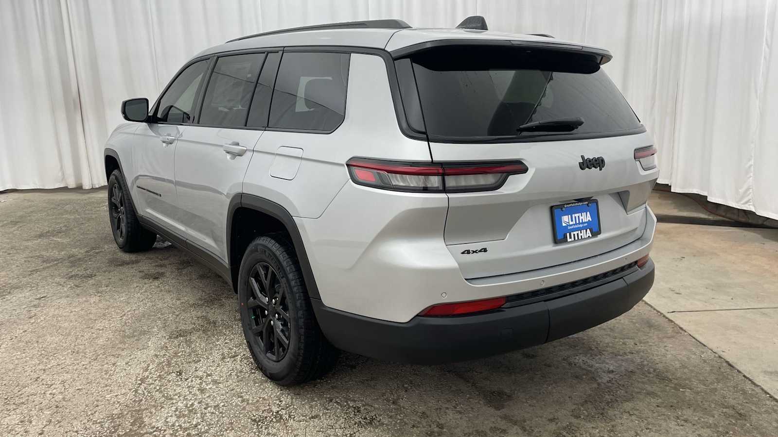 Thumbnail: 2025 Jeep Grand Cherokee - 33