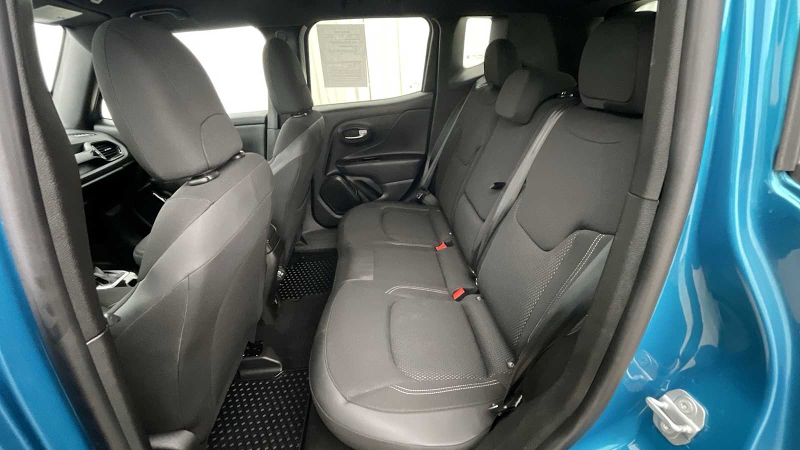 Thumbnail: 2022 Jeep Renegade - 9