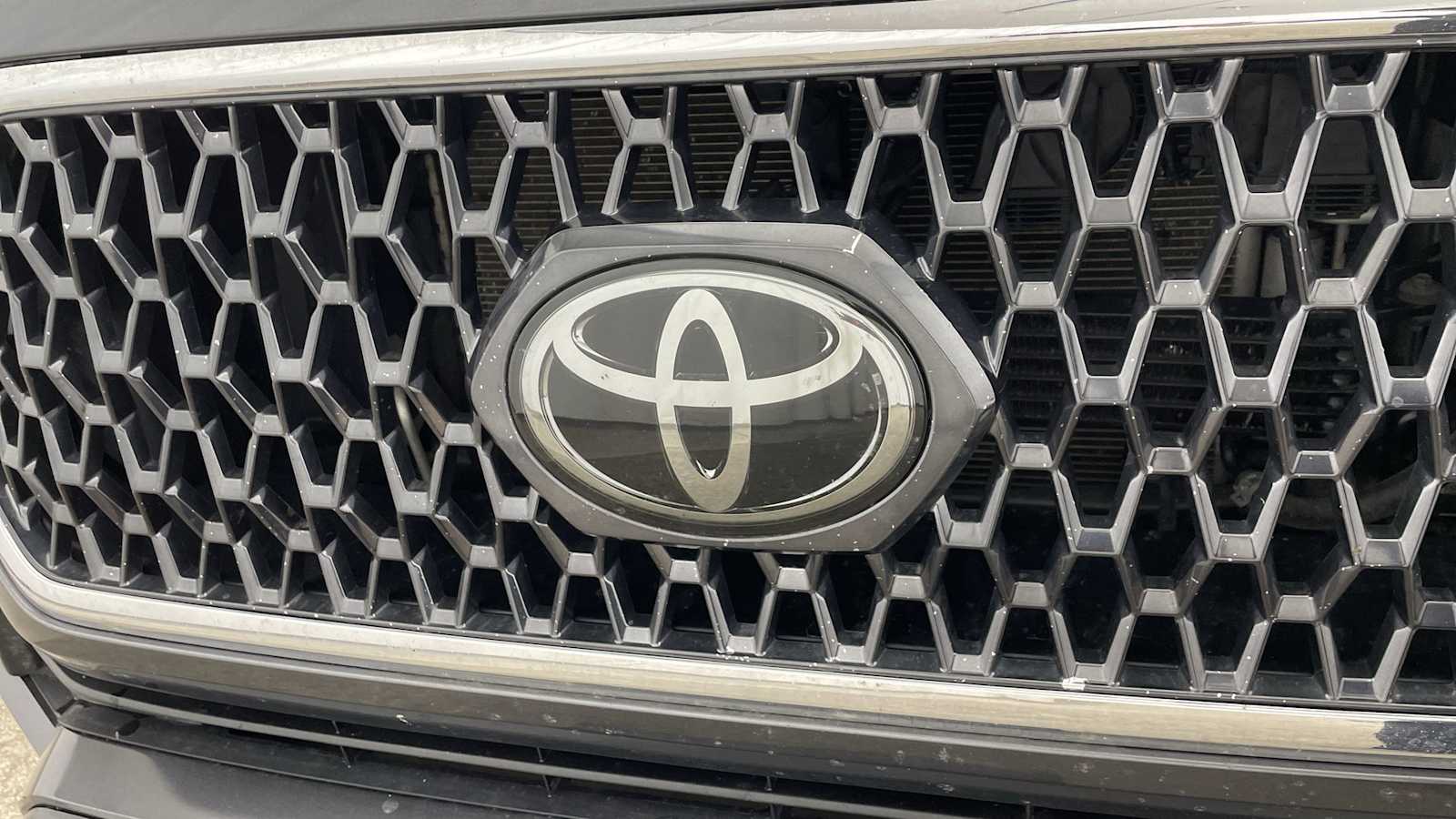 Thumbnail: 2019 Toyota Tacoma - 37