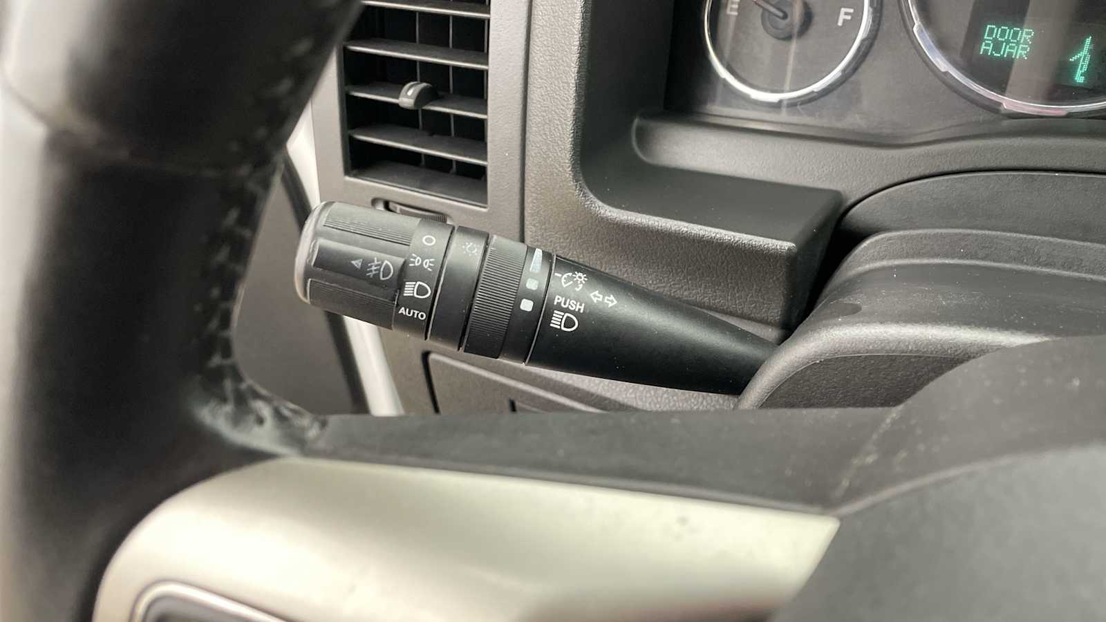 Thumbnail: 2012 Jeep Liberty - 16