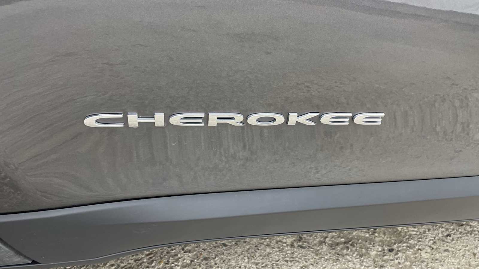 Thumbnail: 2022 Jeep Cherokee - 40