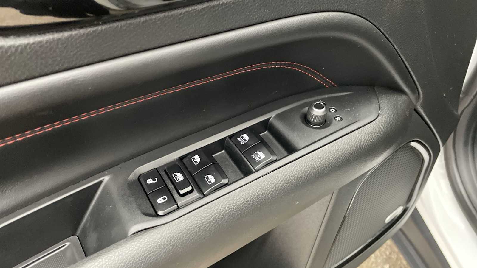 Thumbnail: 2023 Jeep Compass - 6