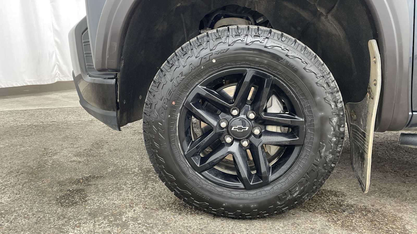 Thumbnail: 2019 Chevrolet Silverado 1500 - 41