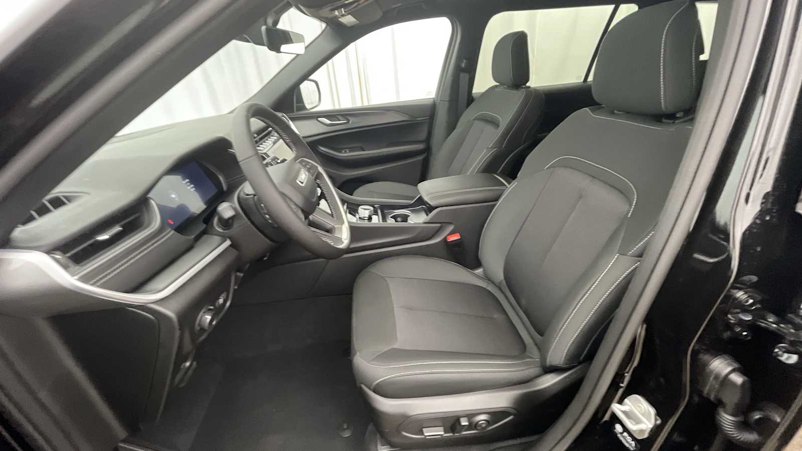 Thumbnail: 2026 Jeep Grand Cherokee L - 5