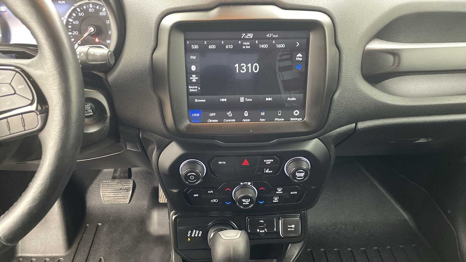 Thumbnail: 2022 Jeep Renegade - 17