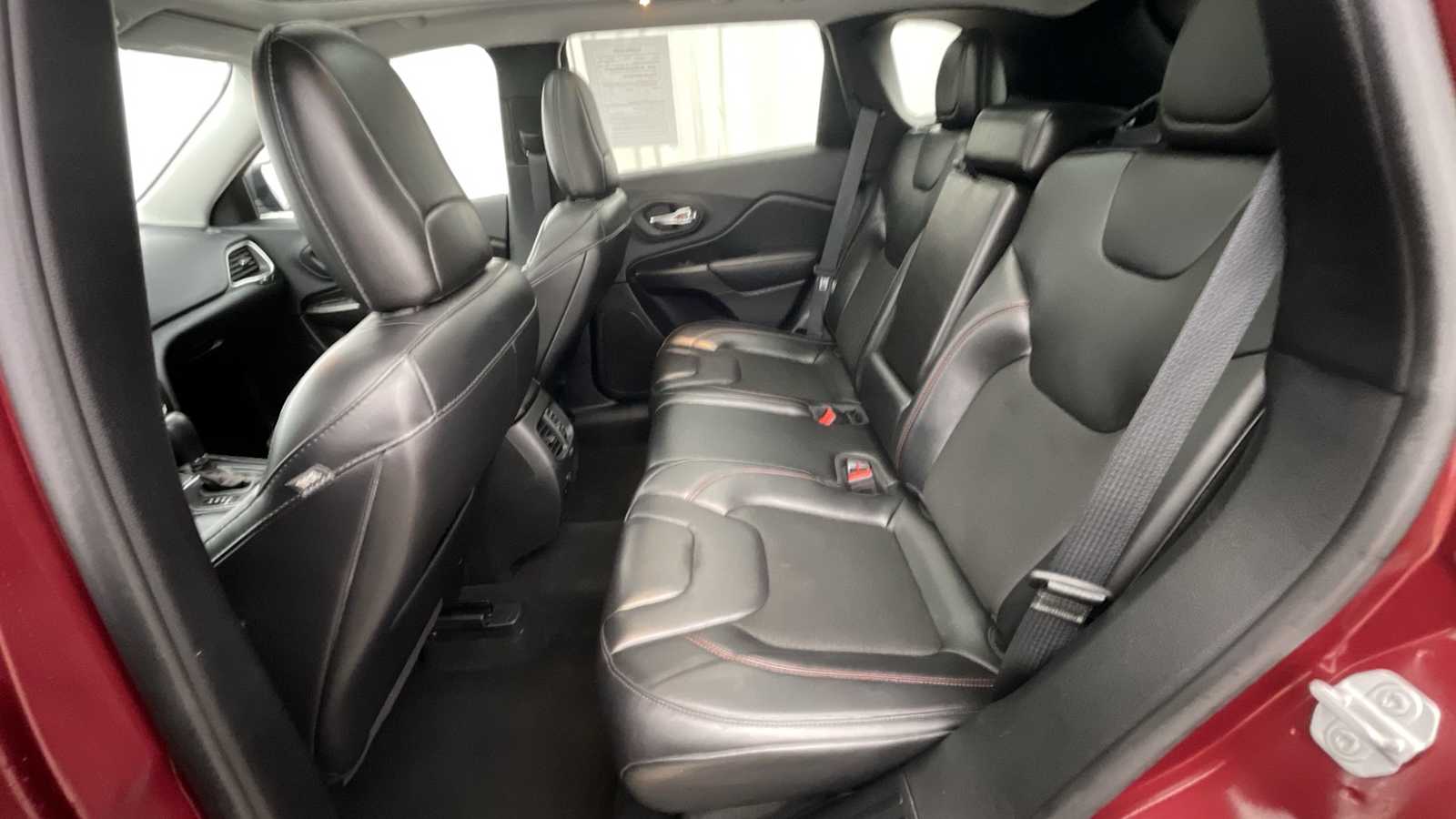 Thumbnail: 2020 Jeep Cherokee - 10