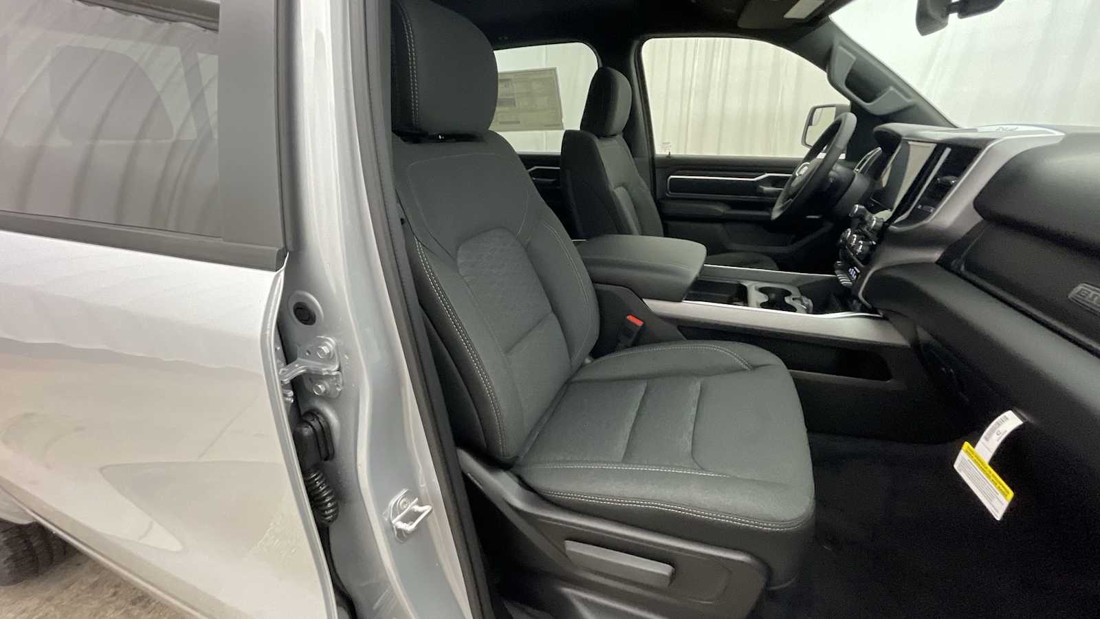 Thumbnail: 2026 RAM 1500 - 10