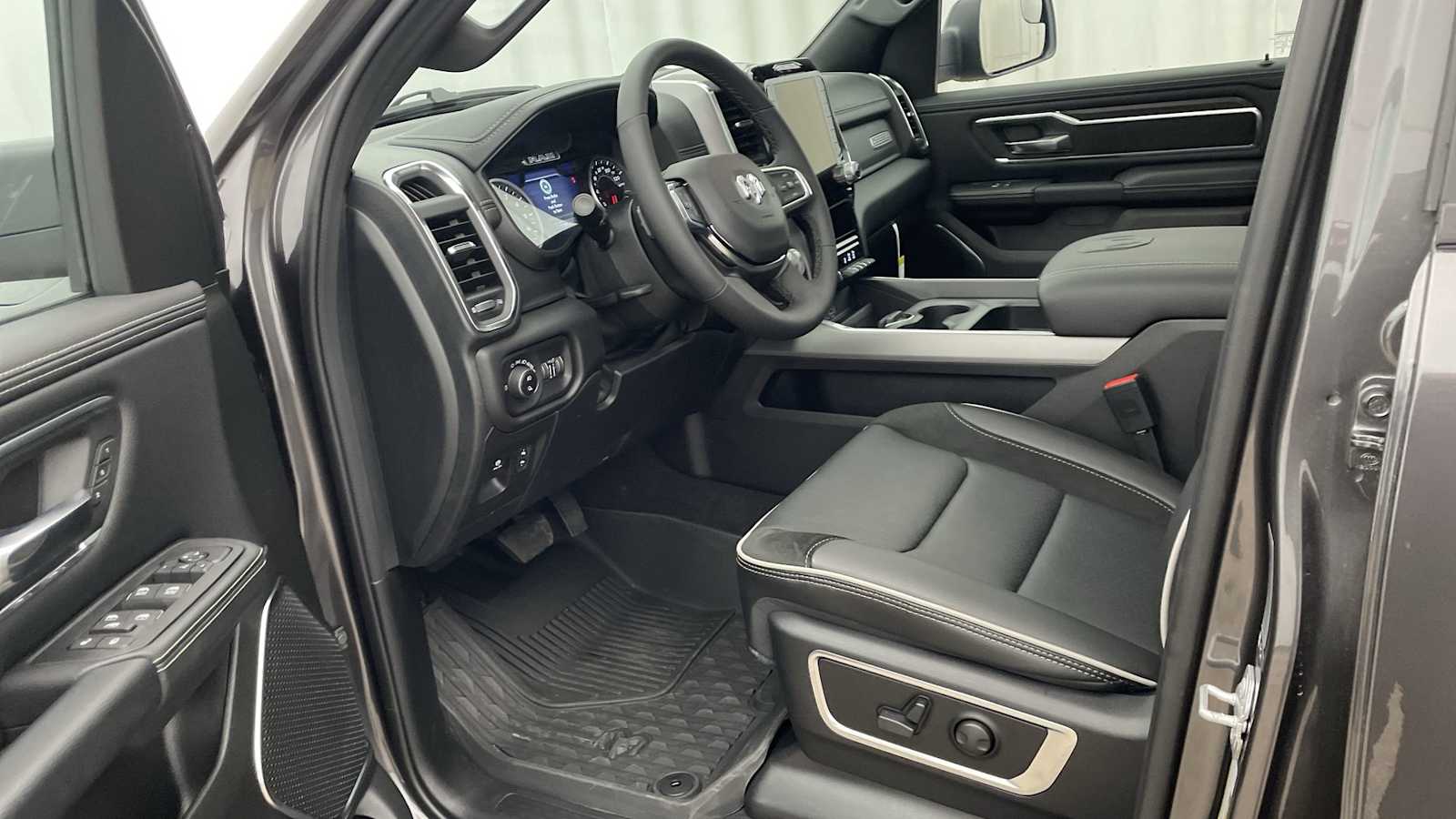 Thumbnail: 2026 RAM 1500 - 2