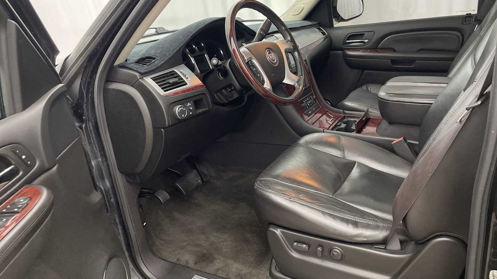 Used 2008 Cadillac Escalade Base with VIN 1GYFK63888R226801 for sale in Great Falls, MT