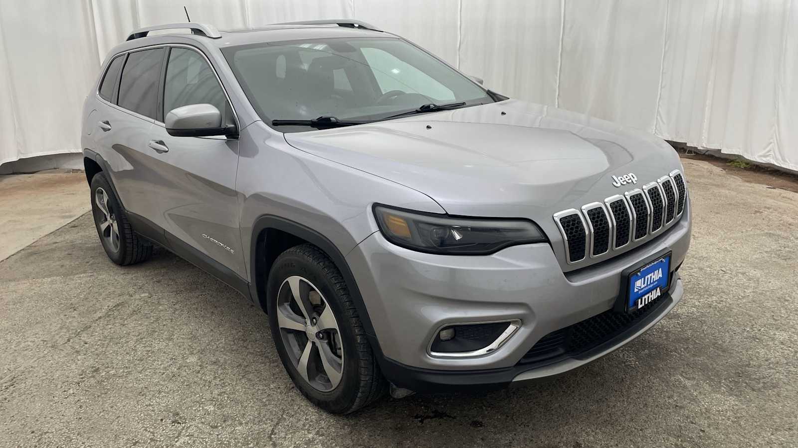 Thumbnail: 2019 Jeep Cherokee - 38