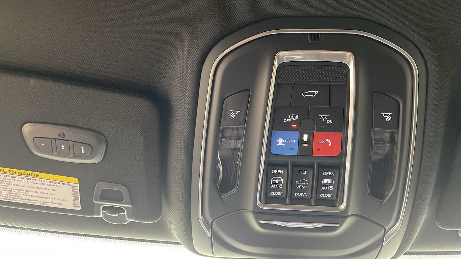 Thumbnail: 2025 Jeep Grand Cherokee - 25