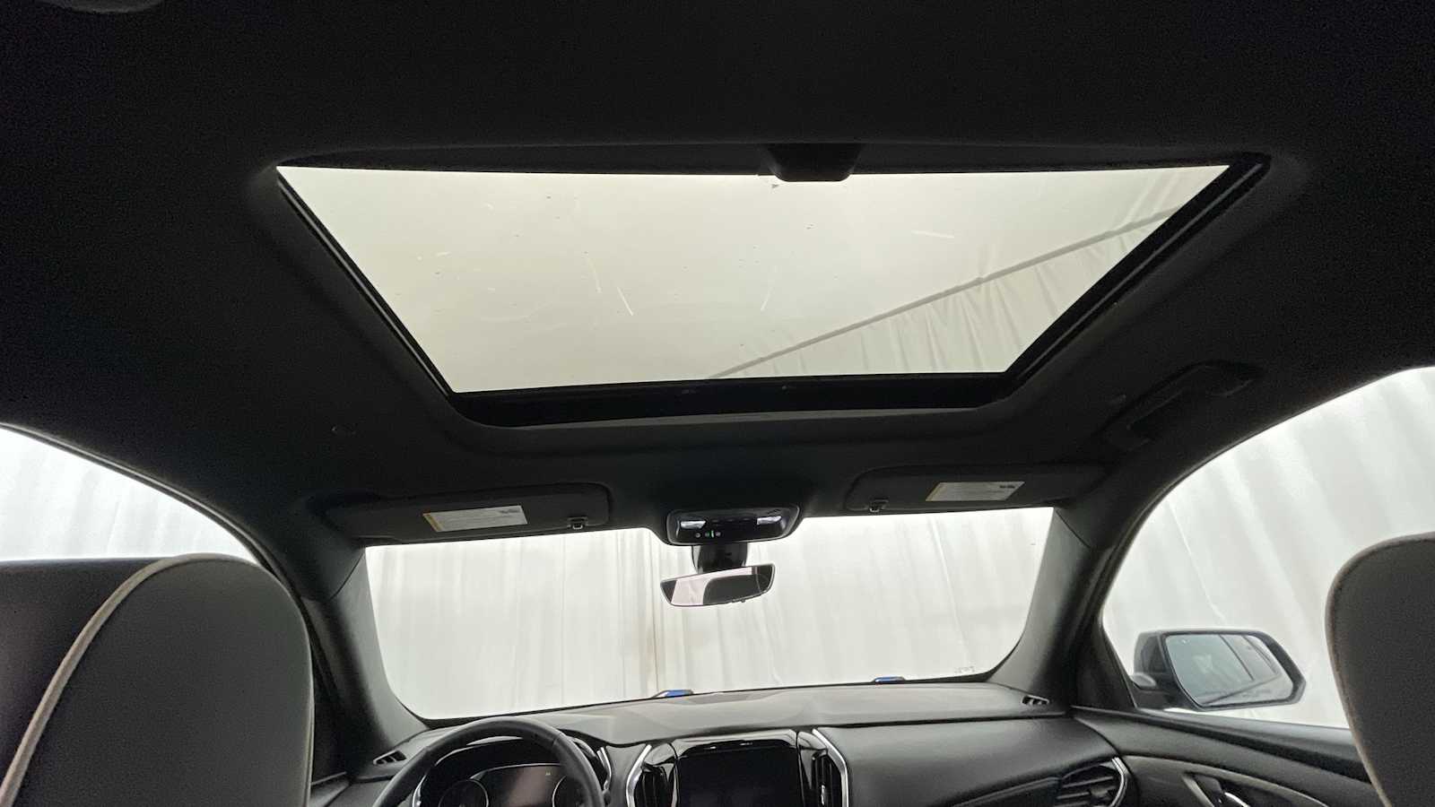 Thumbnail: 2023 Chevrolet Traverse - 9