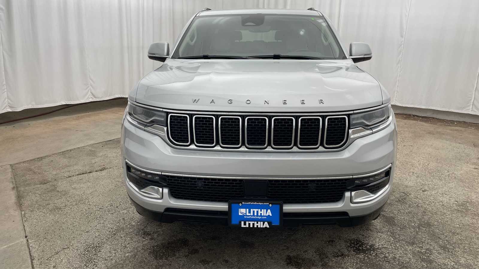 Thumbnail: 2022 Jeep Wagoneer - 38