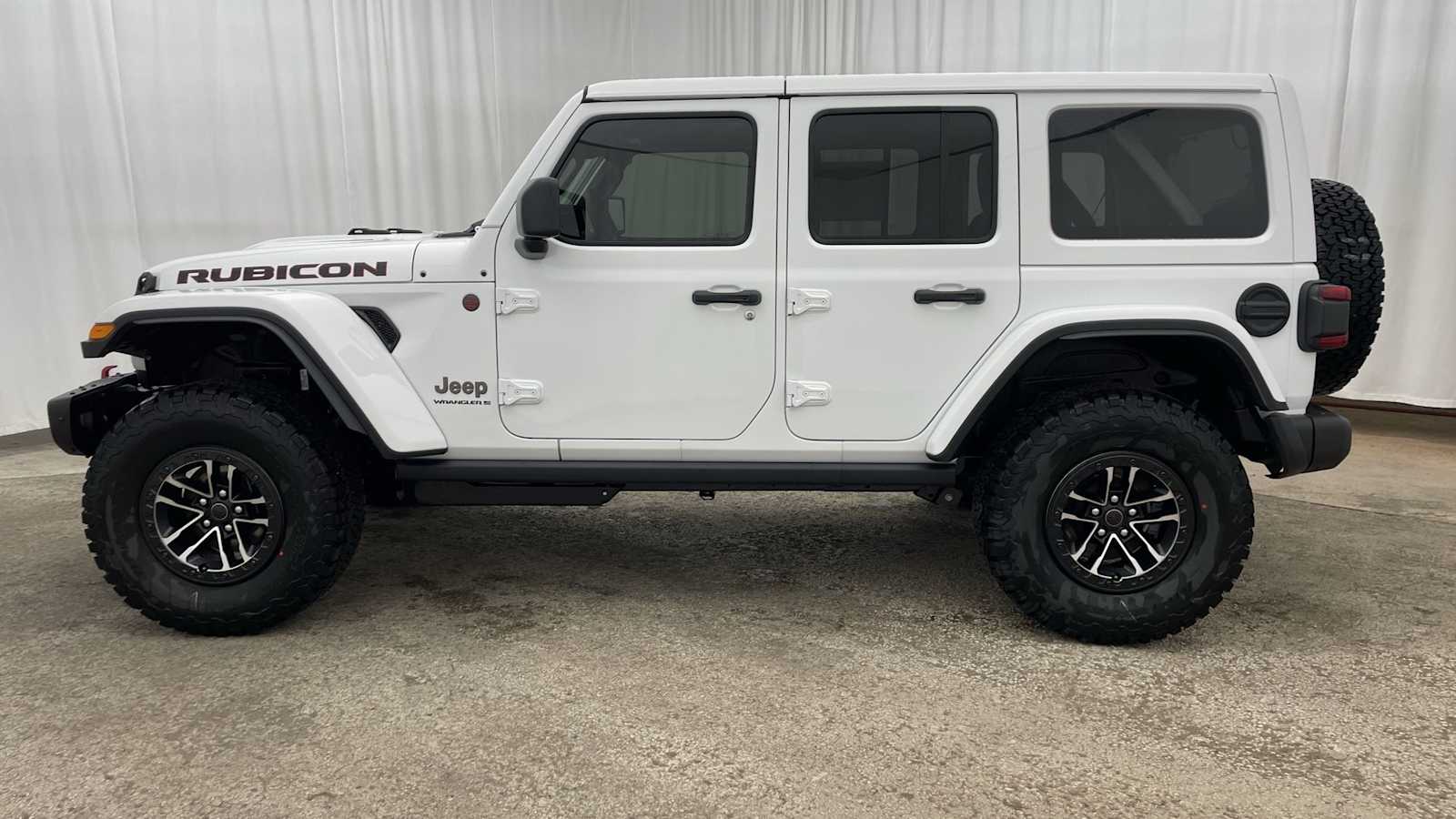 Thumbnail: 2026 Jeep Wrangler - 33