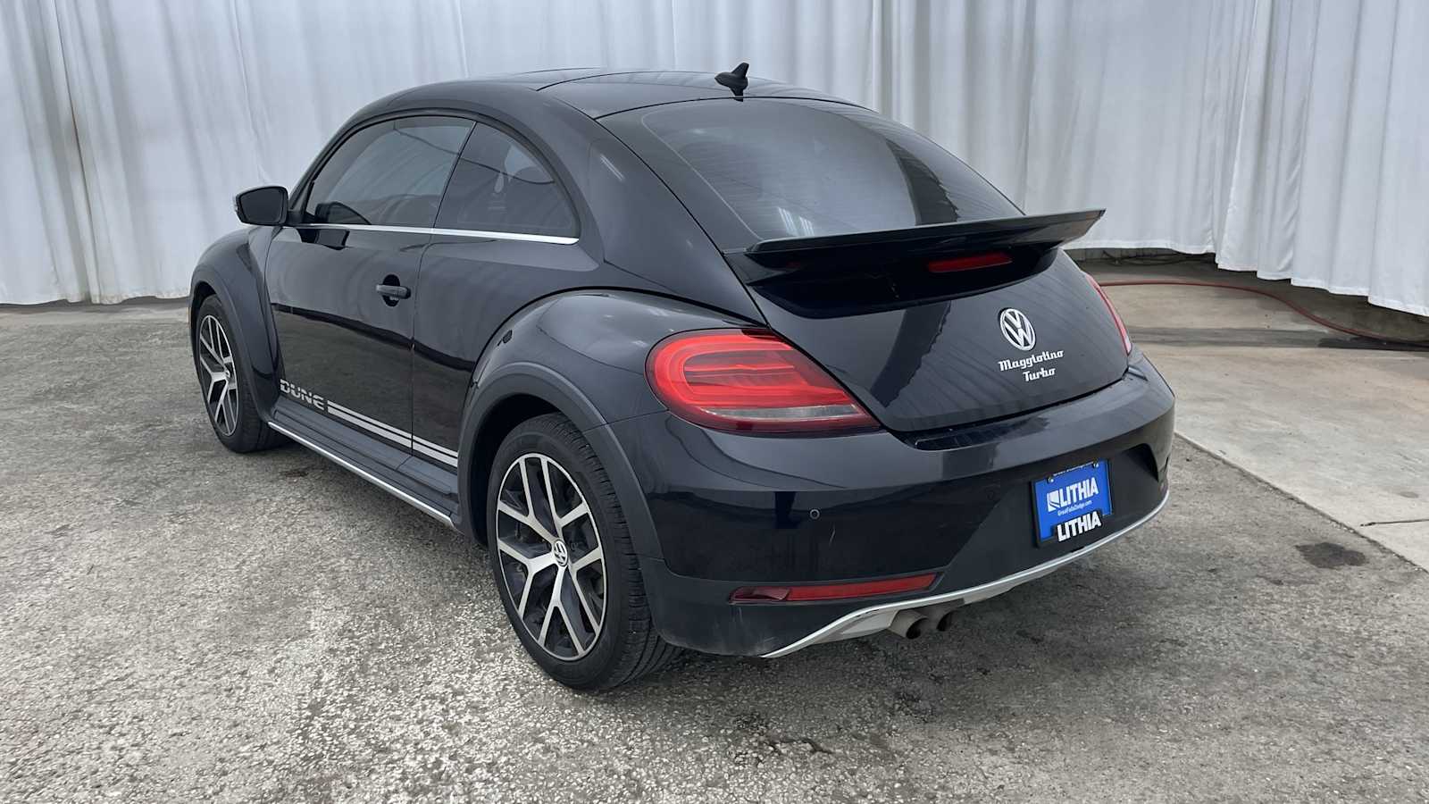 Thumbnail: 2016 Volkswagen Beetle - 28