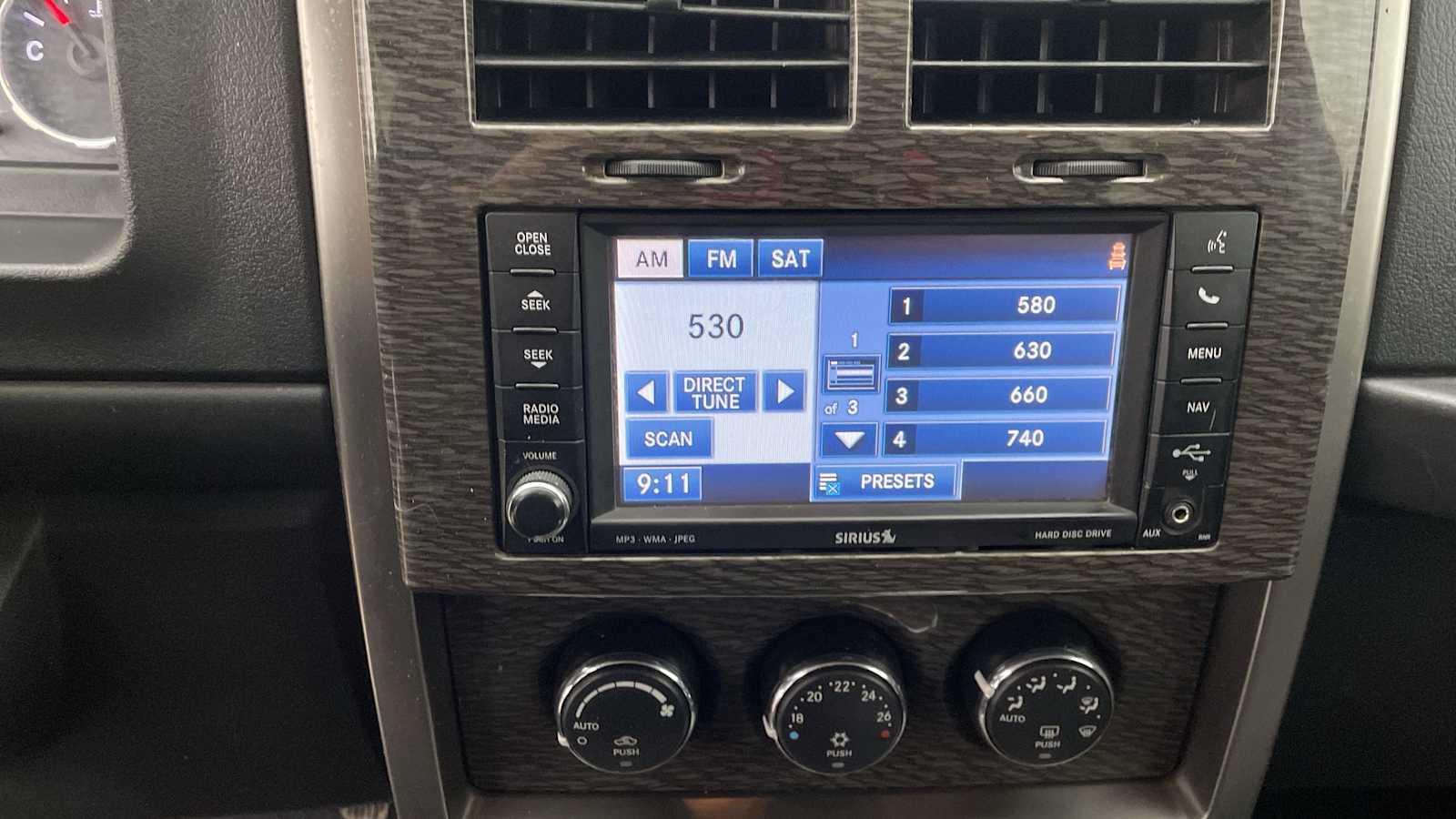 Thumbnail: 2012 Jeep Liberty - 18