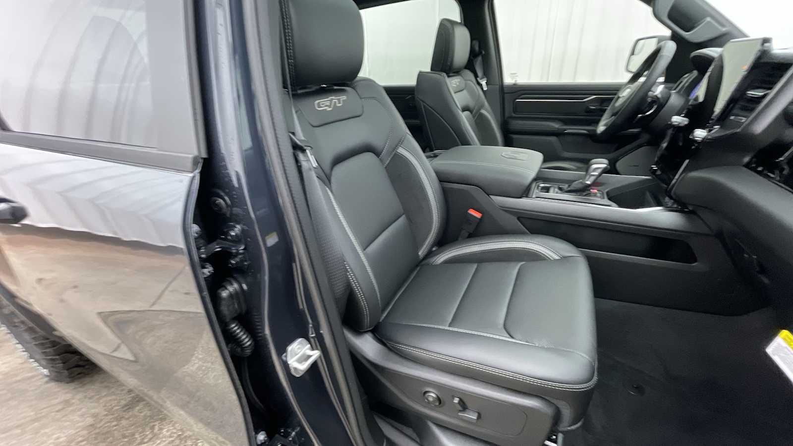 Thumbnail: 2026 RAM 1500 - 13