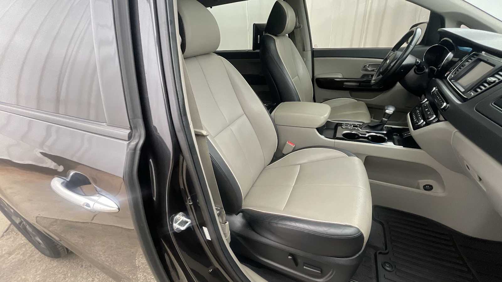 Thumbnail: 2020 Kia Sedona - 14