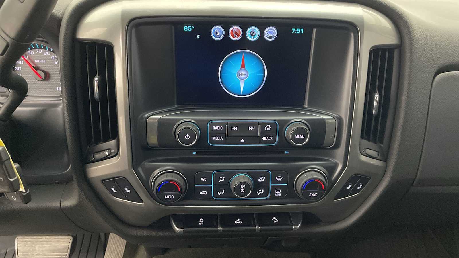 Thumbnail: 2018 Chevrolet Silverado 3500 - 15