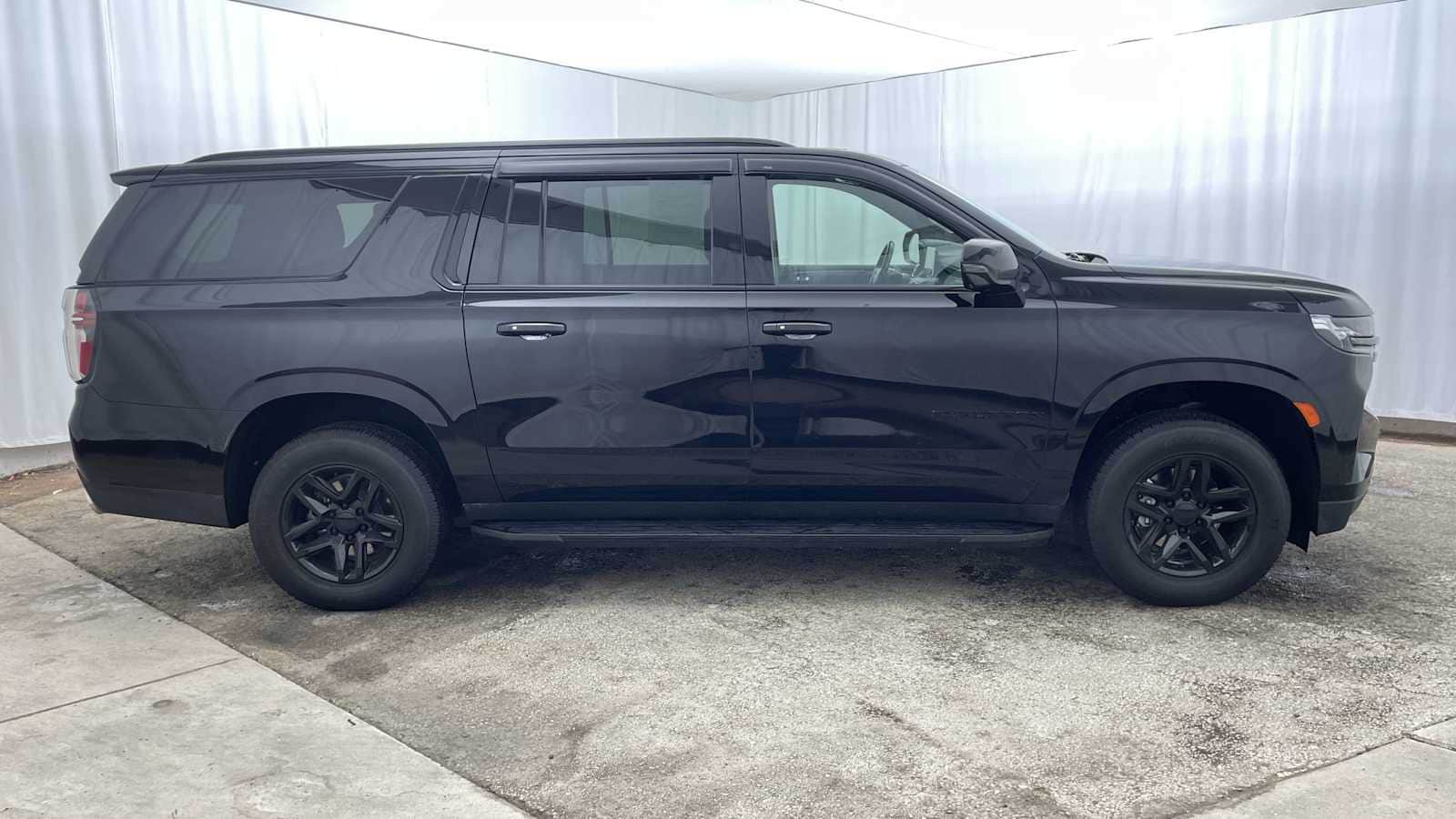 Thumbnail: 2022 Chevrolet Suburban - 39